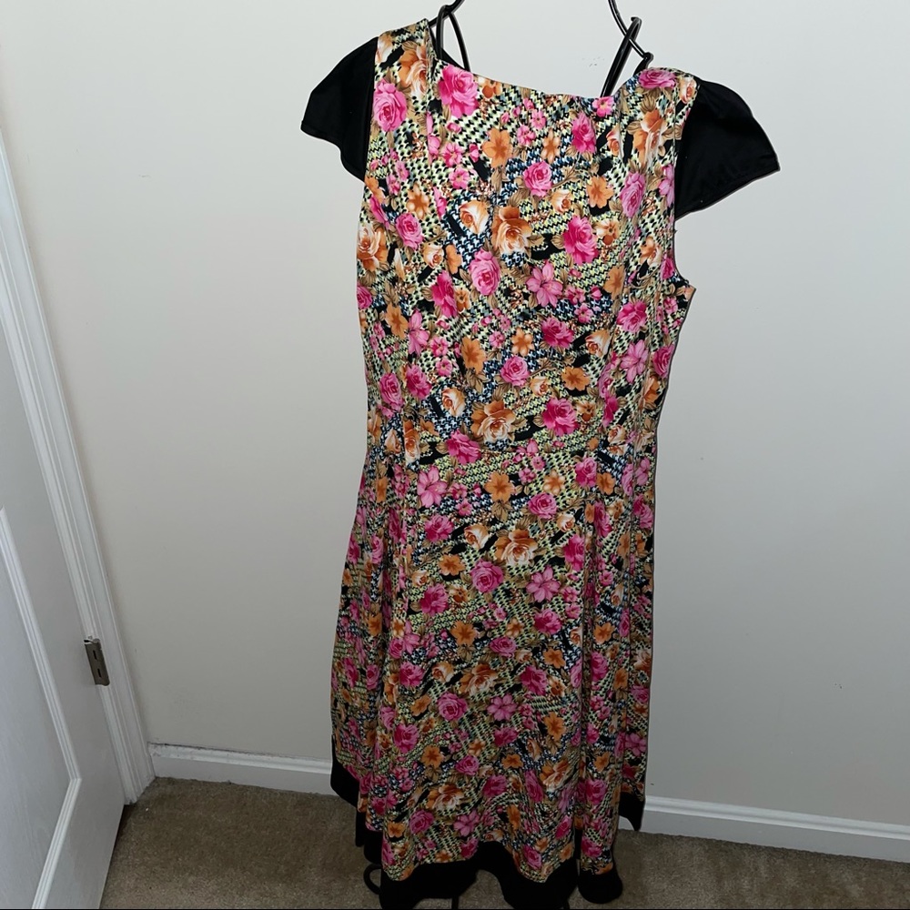 NWT - H & R Dress - Picture 6 of 8